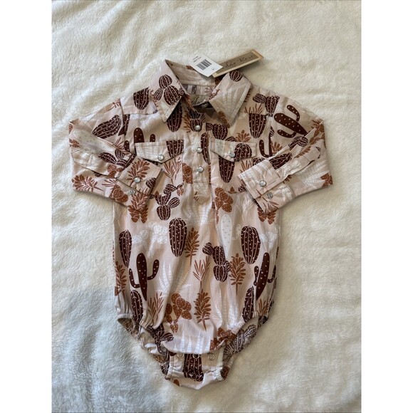 Cedar Rose NWT 9-12 Months Bodysuit Cactus Snaps Baby Shirt Top Pink - Picture 1 of 8